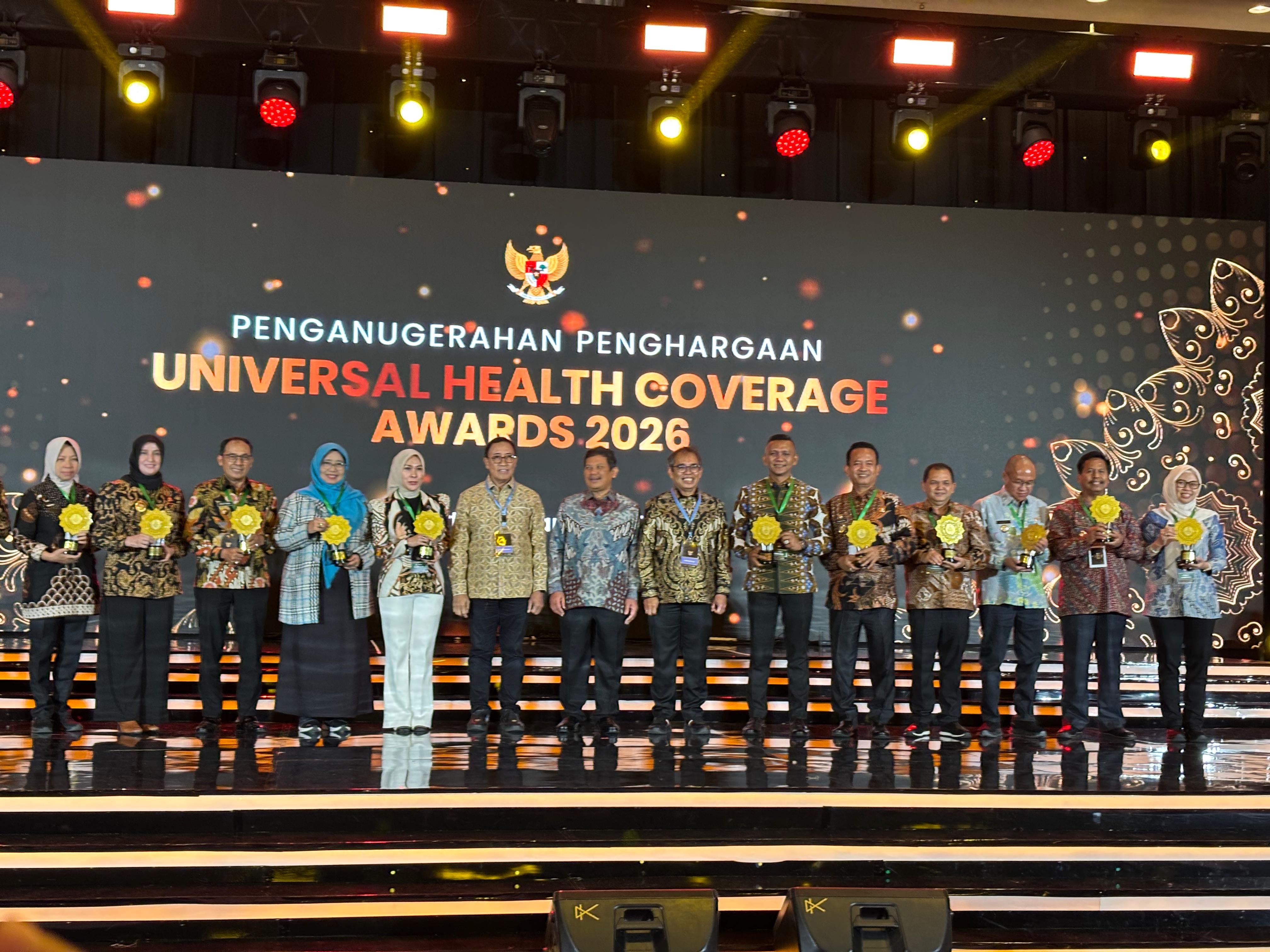 Kabupaten Rembang kembali meraih penghargaan UHC Awards kategori Pratama