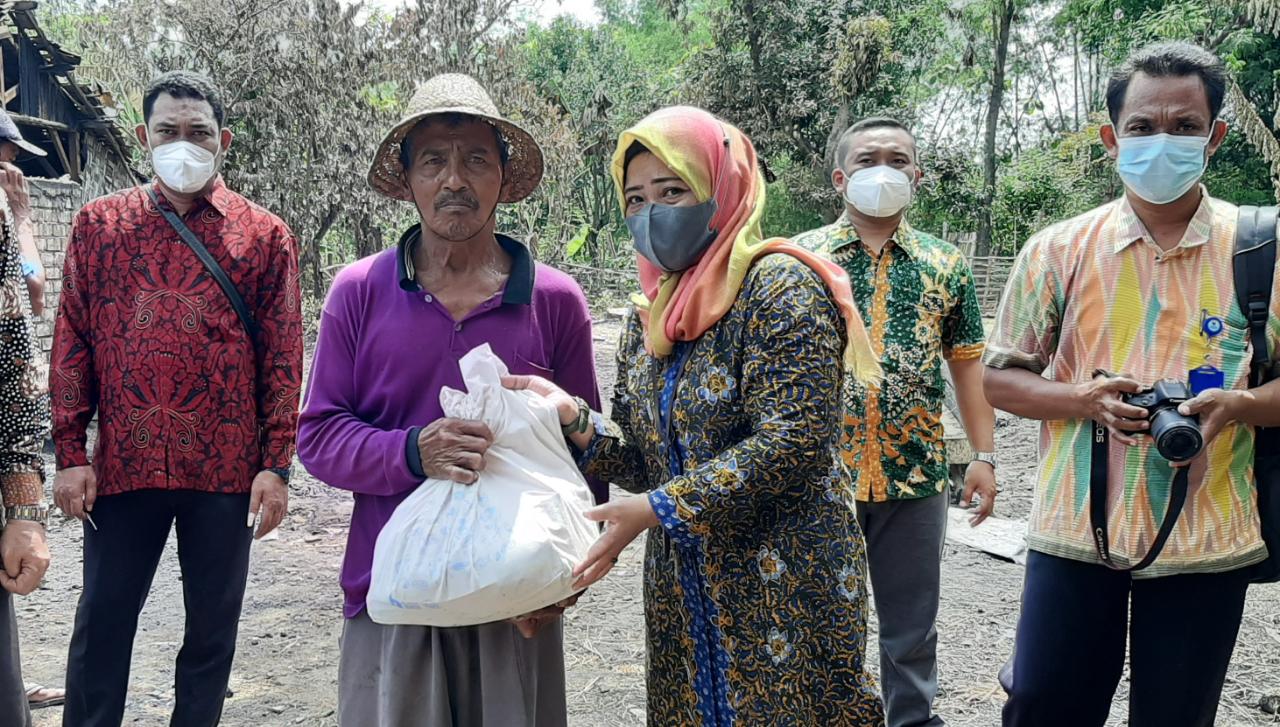 Kirim Sembako Bantu Ringankan Kebutuhan Khumaidi