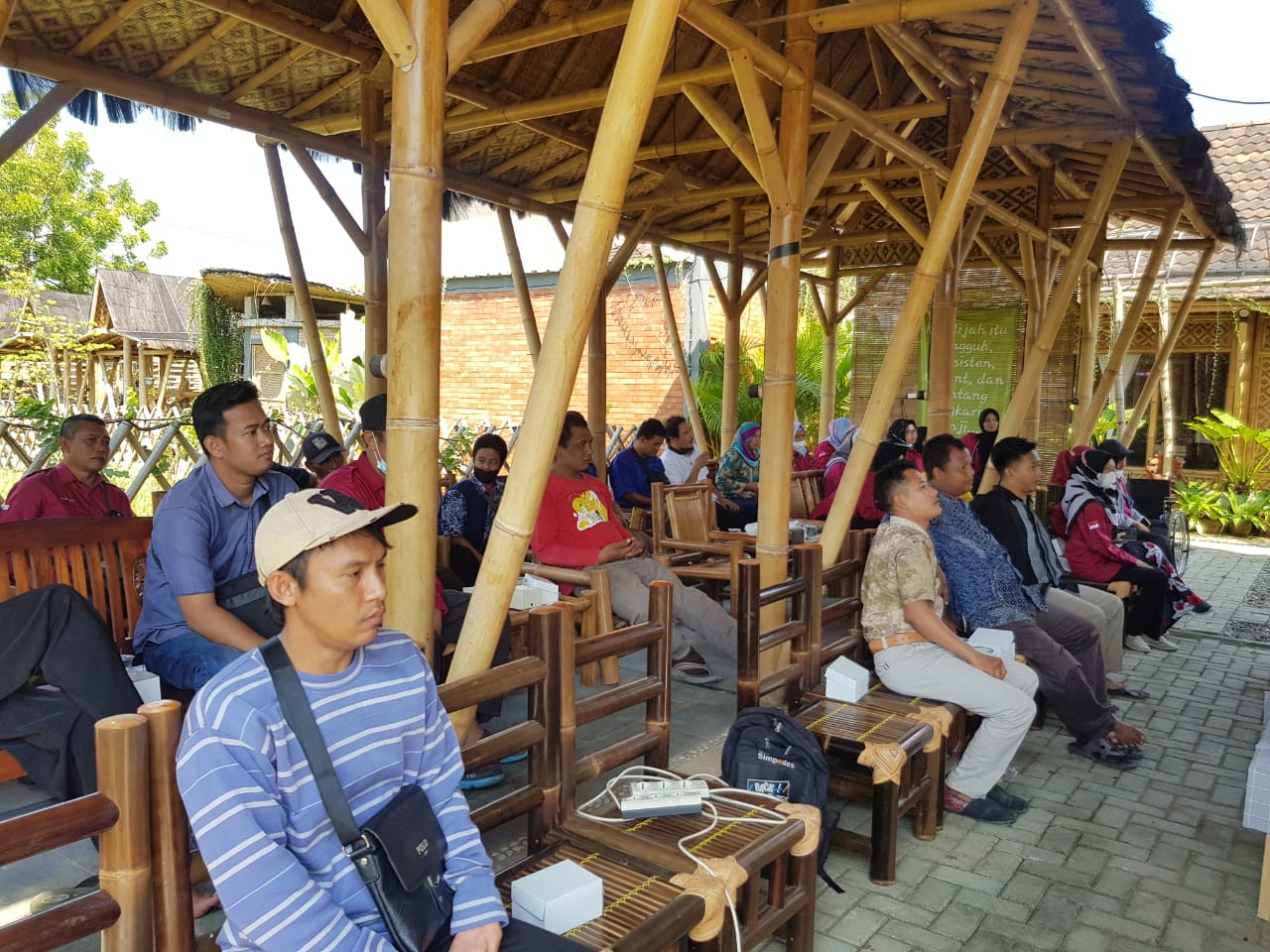 PEMBERIAN AKSES KE LAYANAN PENDIDIKAN DAN KESEHATAN DASAR